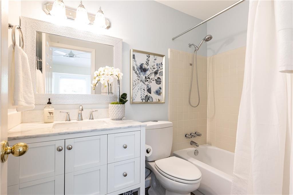 428 Page Avenue NE Unit 18