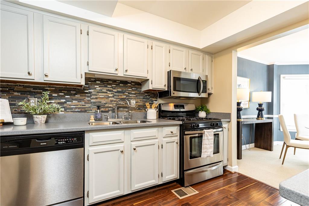 428 Page Avenue NE Unit 18