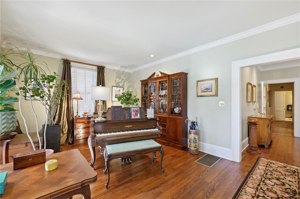 76 Huntington Road NE