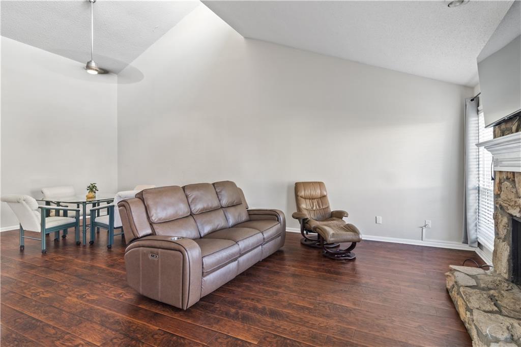 611 Serramonte Drive