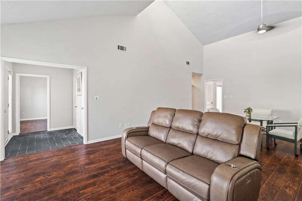 611 Serramonte Drive