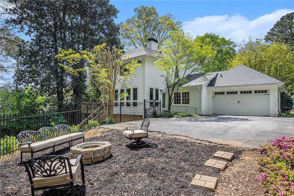 3391 Pinestream Road NW
