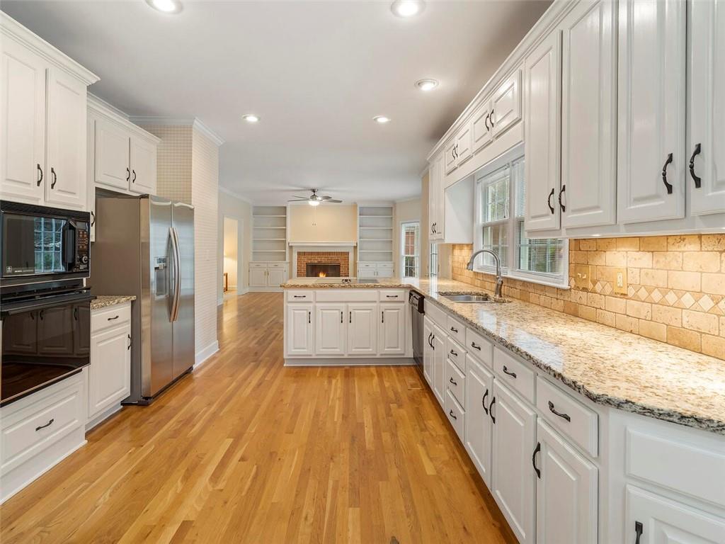4554 WENDEN Lane