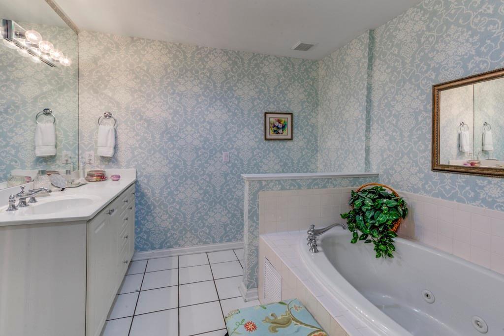 211 Colonial Homes Drive NW Unit 1301