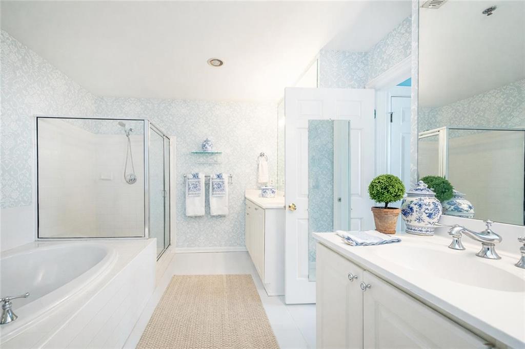 211 Colonial Homes Drive NW Unit 1301