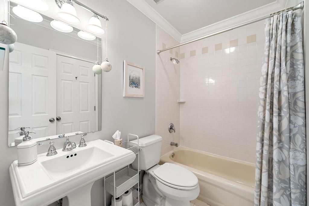 371 10th Street NE Unit 2B