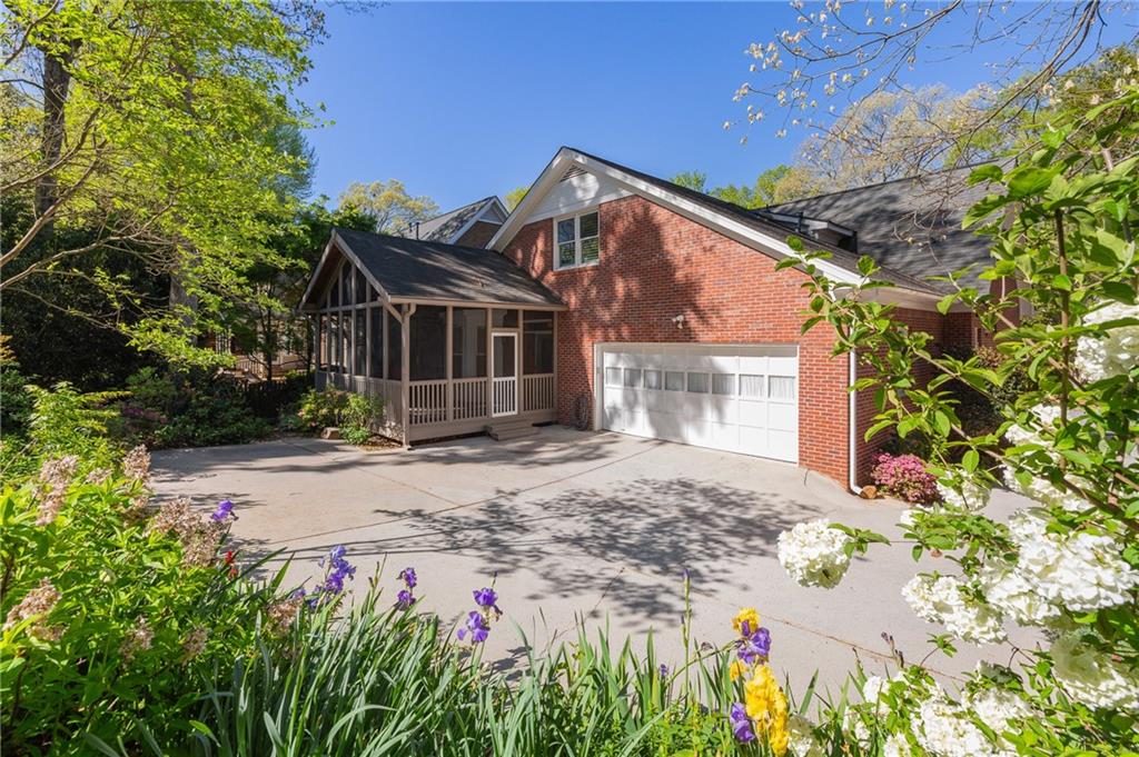 2813 Livsey Oaks Drive