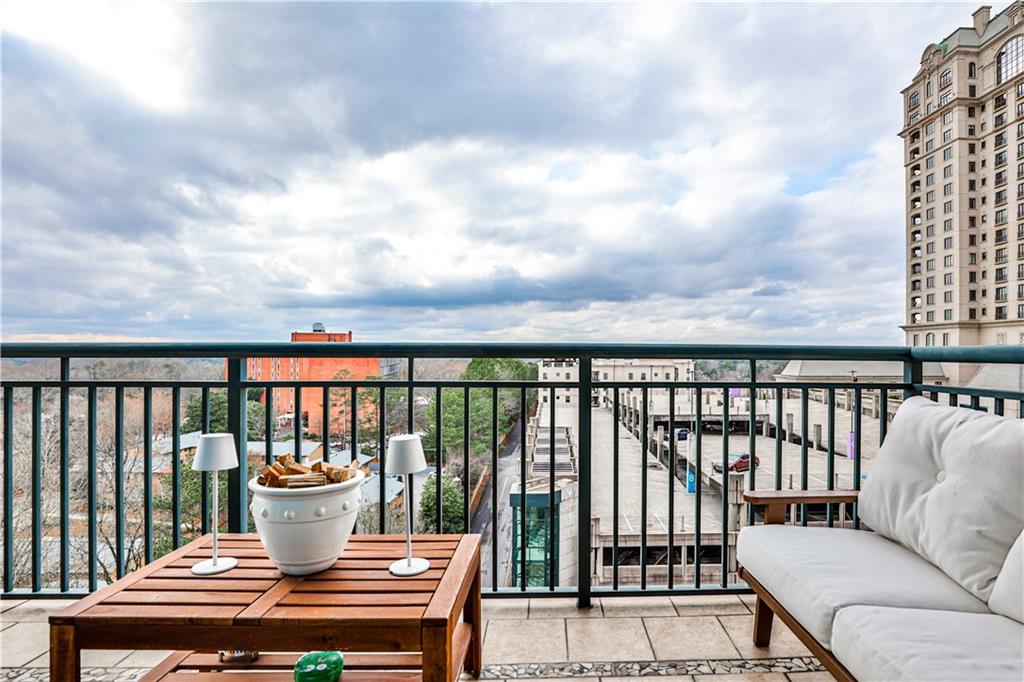 3040 Peachtree Road NW Unit 811