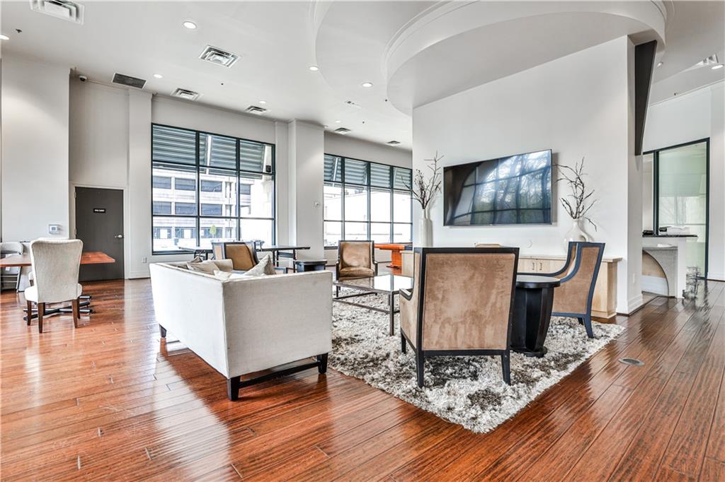 3040 Peachtree Road NW Unit 811