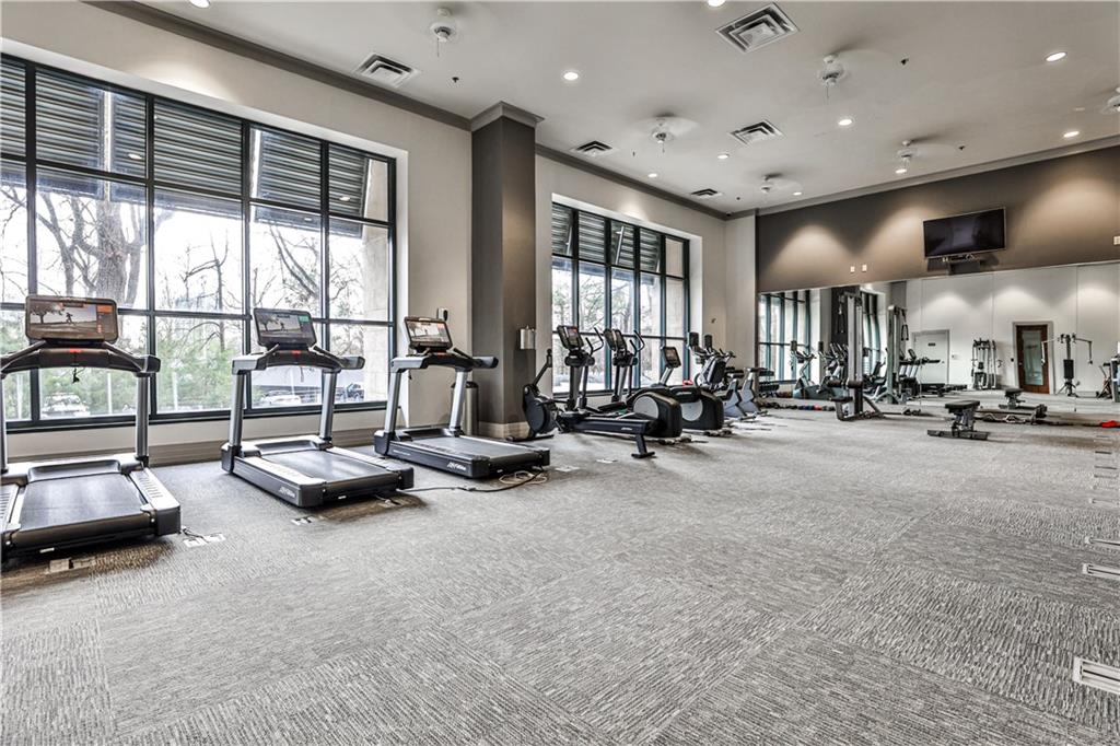 3040 Peachtree Road NW Unit 811