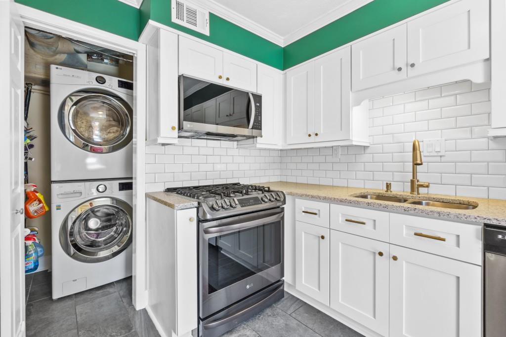 10 Spring Green Place NW