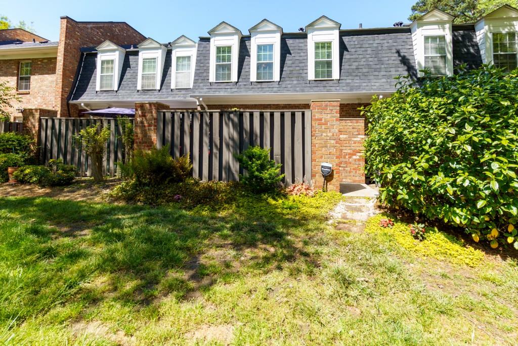 10 Spring Green Place NW