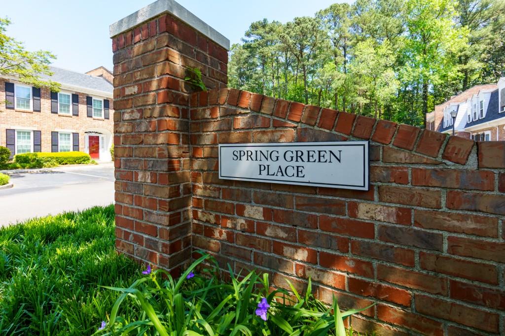 10 Spring Green Place NW