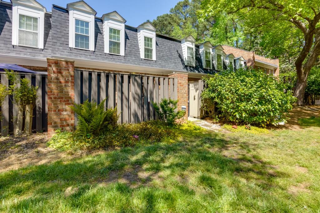 10 Spring Green Place NW