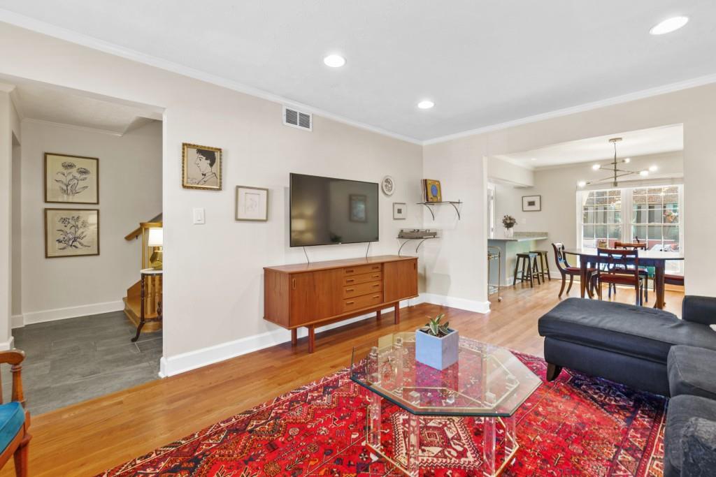 10 Spring Green Place NW