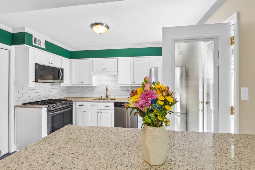10 Spring Green Place NW
