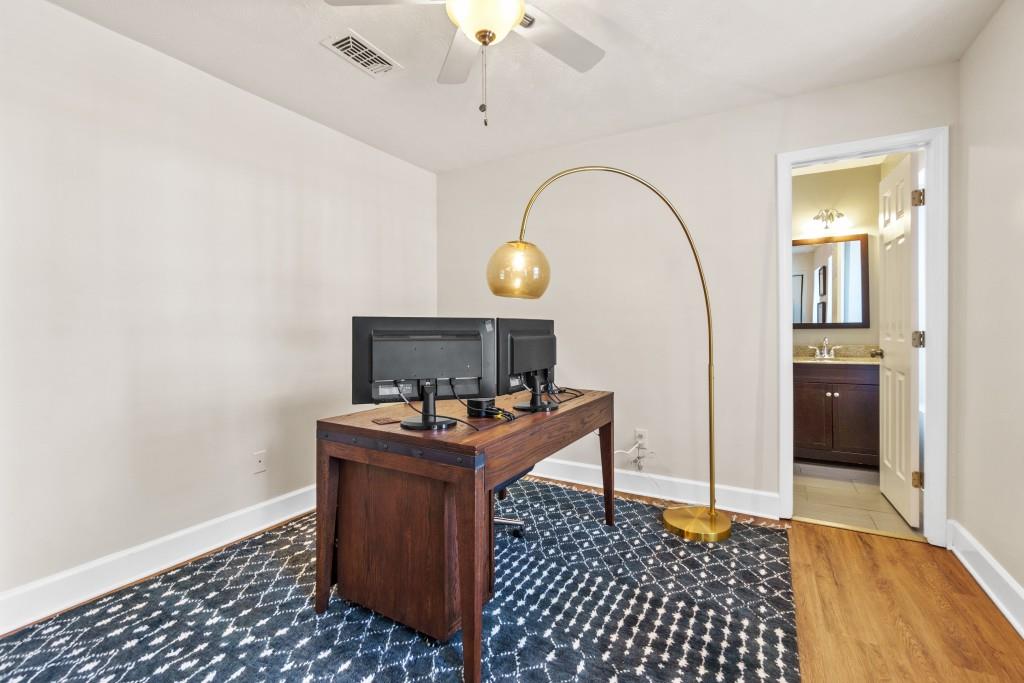 10 Spring Green Place NW