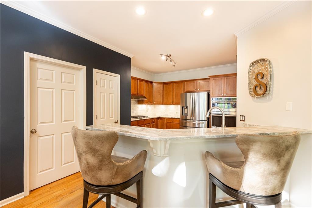 120 Woodbury Lane