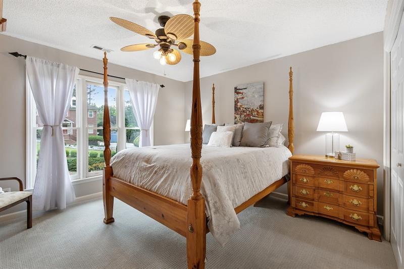 2576 Hollycreek Drive