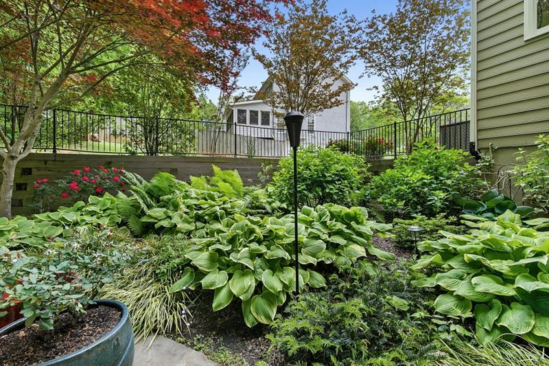 2576 Hollycreek Drive