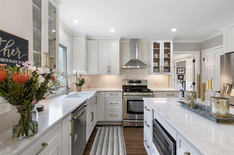 2576 Hollycreek Drive