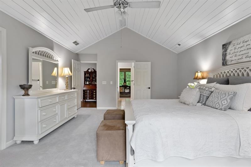 2576 Hollycreek Drive