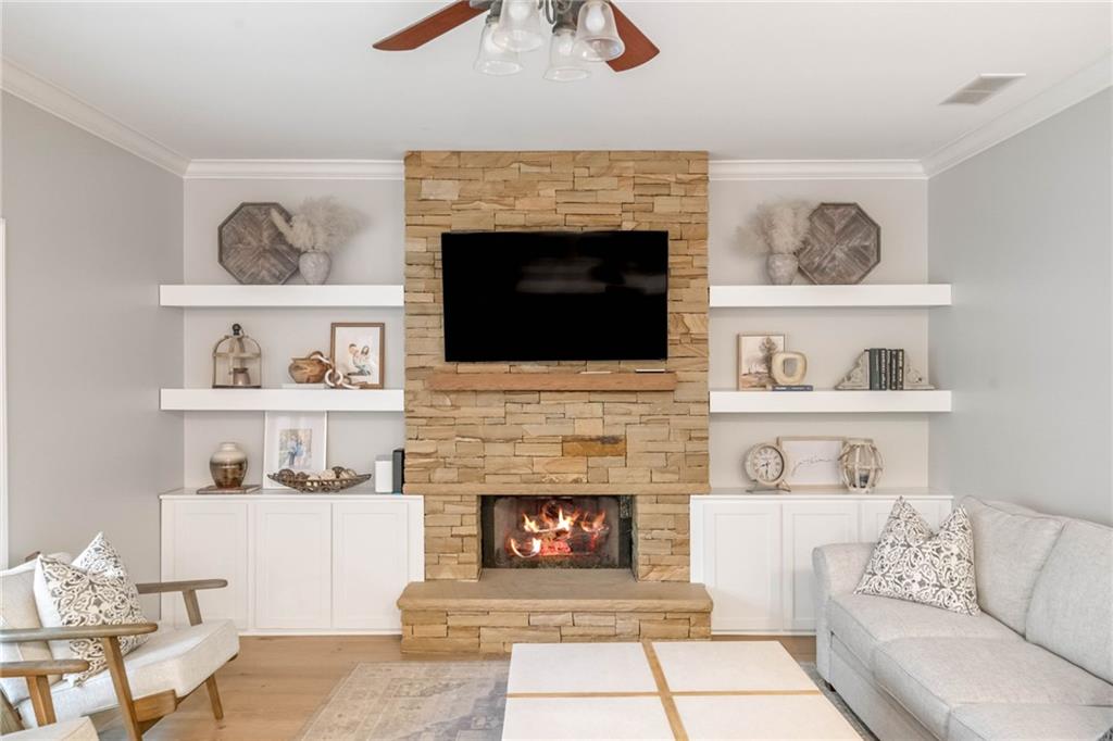 320 Kingspring Court