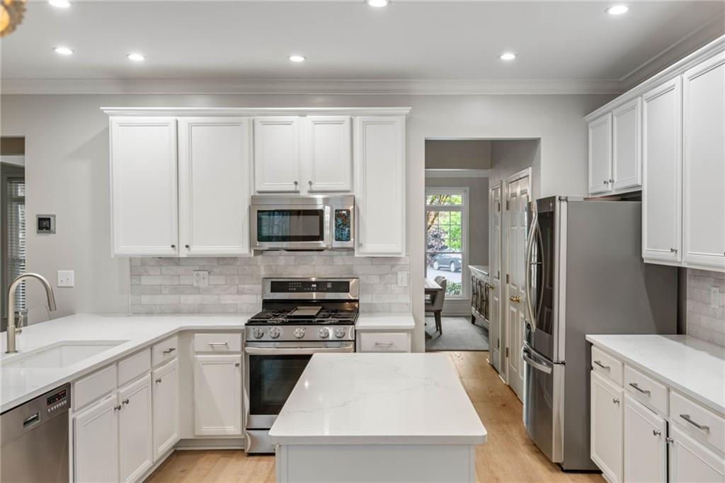 320 Kingspring Court