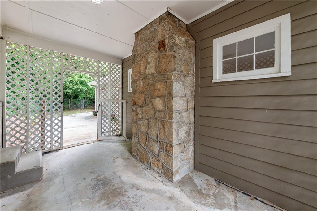 1402 Carter Road