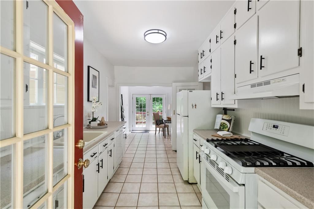 1402 Carter Road