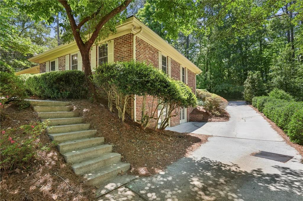 720 Edgewater Trail