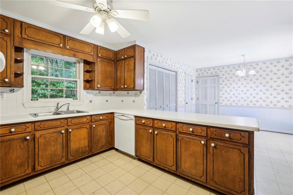 720 Edgewater Trail
