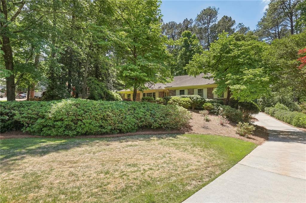 720 Edgewater Trail