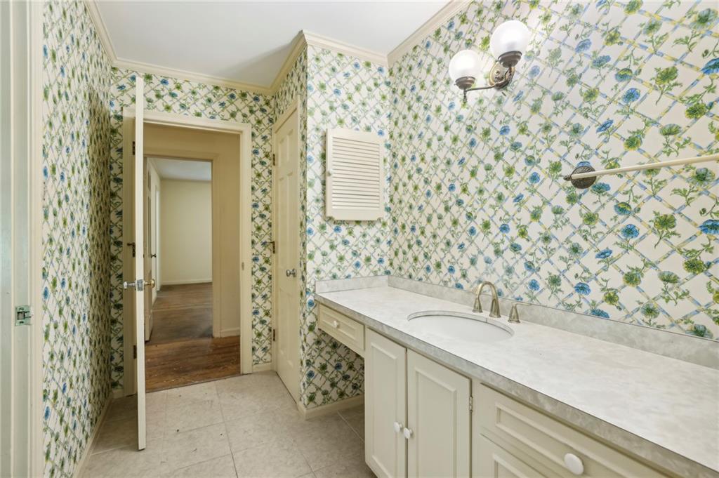 720 Edgewater Trail