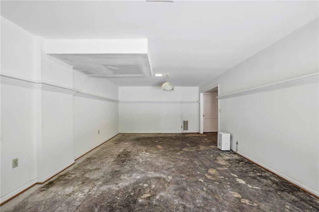 720 Edgewater Trail