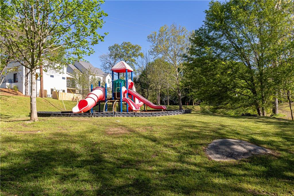 2884 Skyland Drive NE