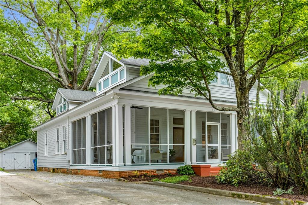 648 Woodland Avenue SE
