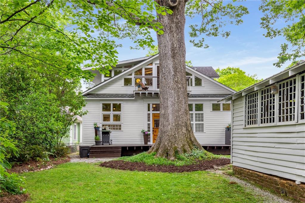 648 Woodland Avenue SE