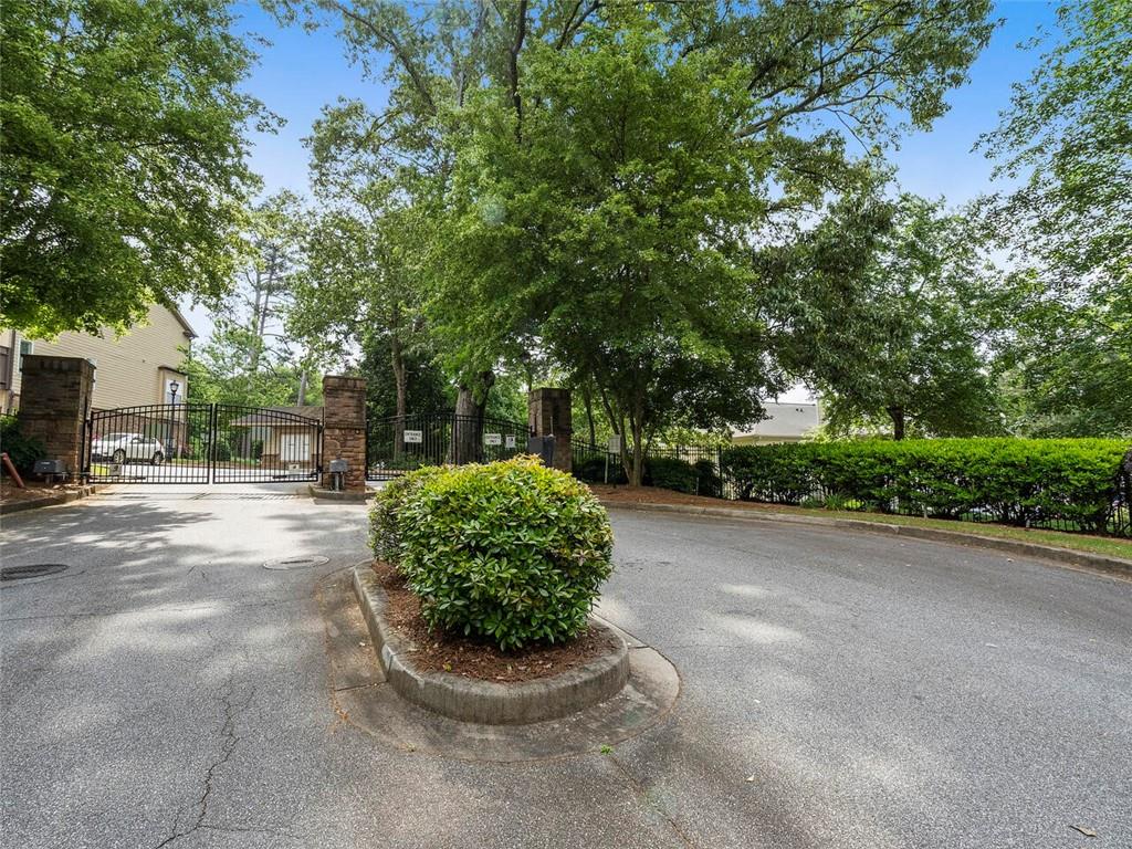 1414 Briarhaven Trail NE