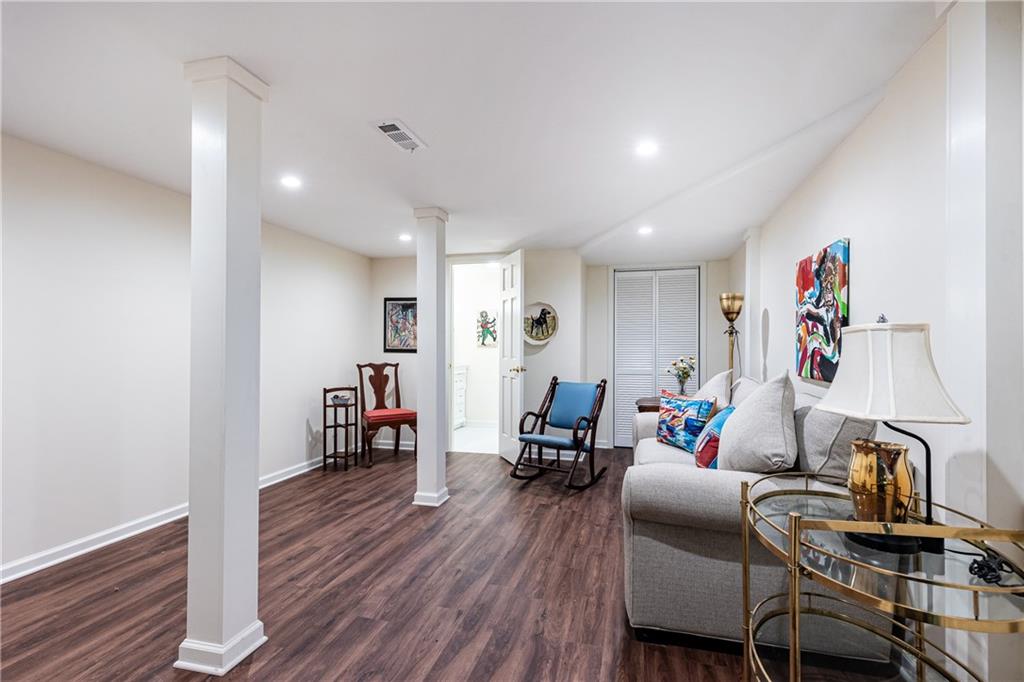 3494 Paces Place NW