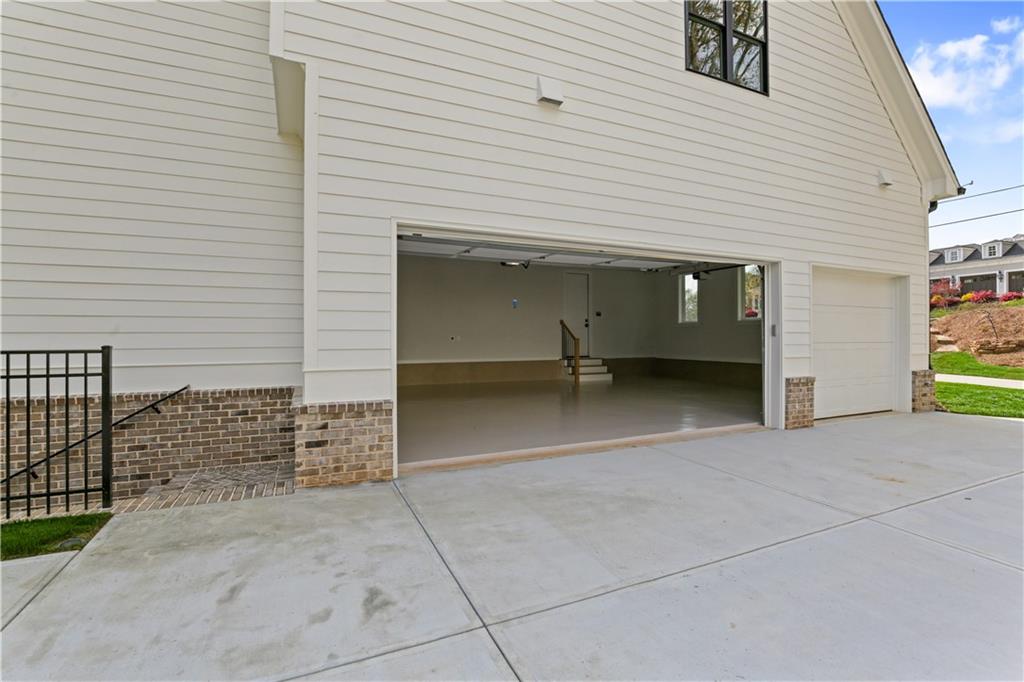 3246 Cochise Drive SE