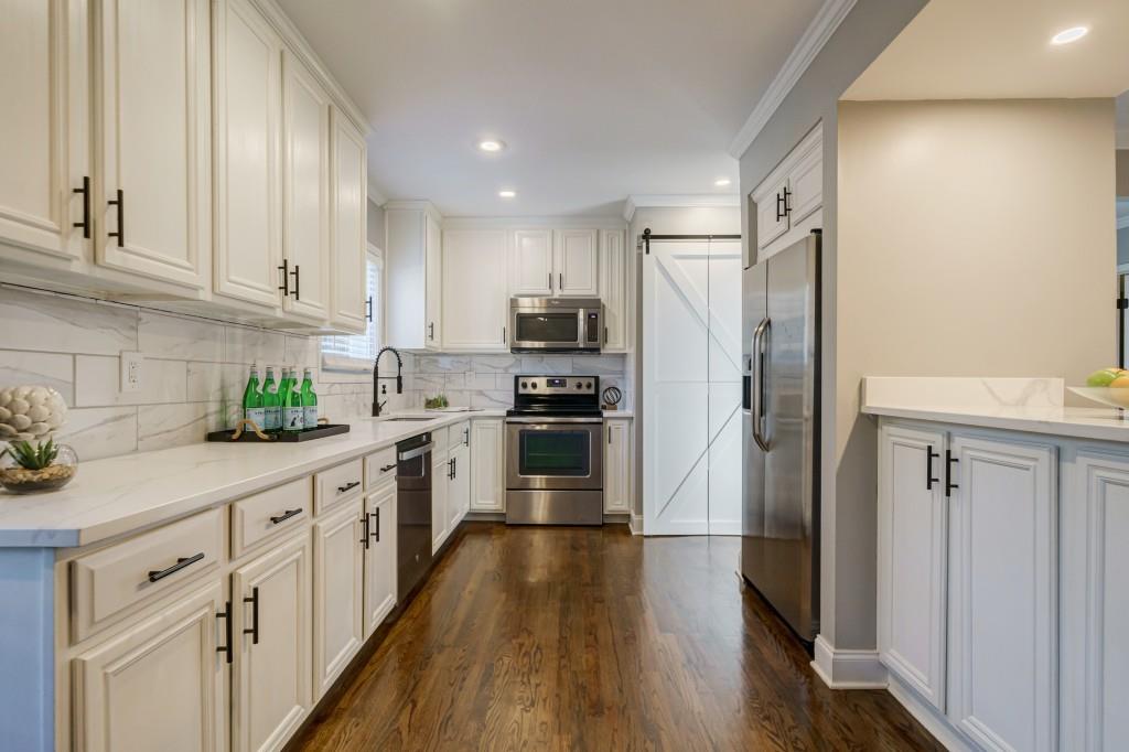 995 Lindbergh Drive