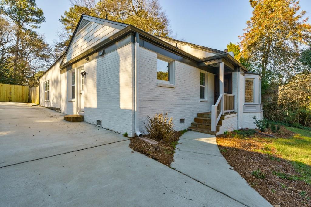 995 Lindbergh Drive