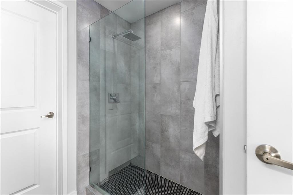563 Memorial Drive SE Unit 407