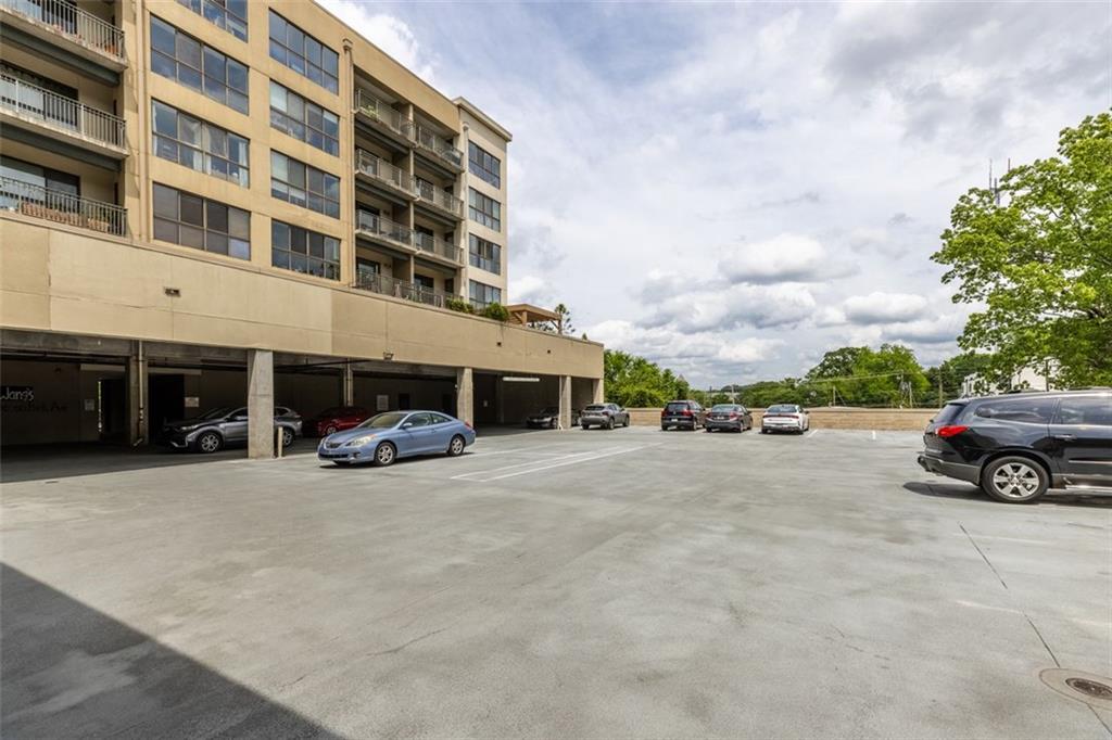 563 Memorial Drive SE Unit 407
