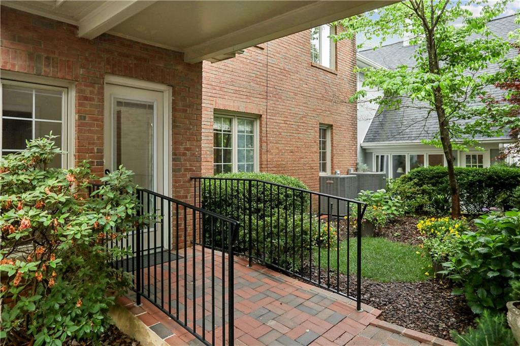 29 Paces West Drive NW