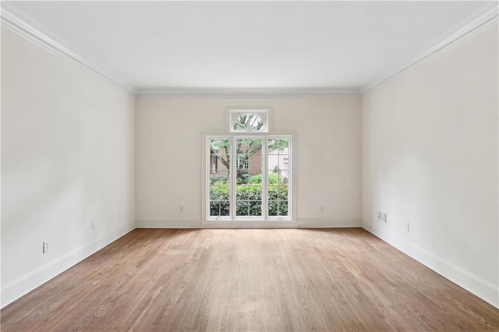 29 Paces West Drive NW