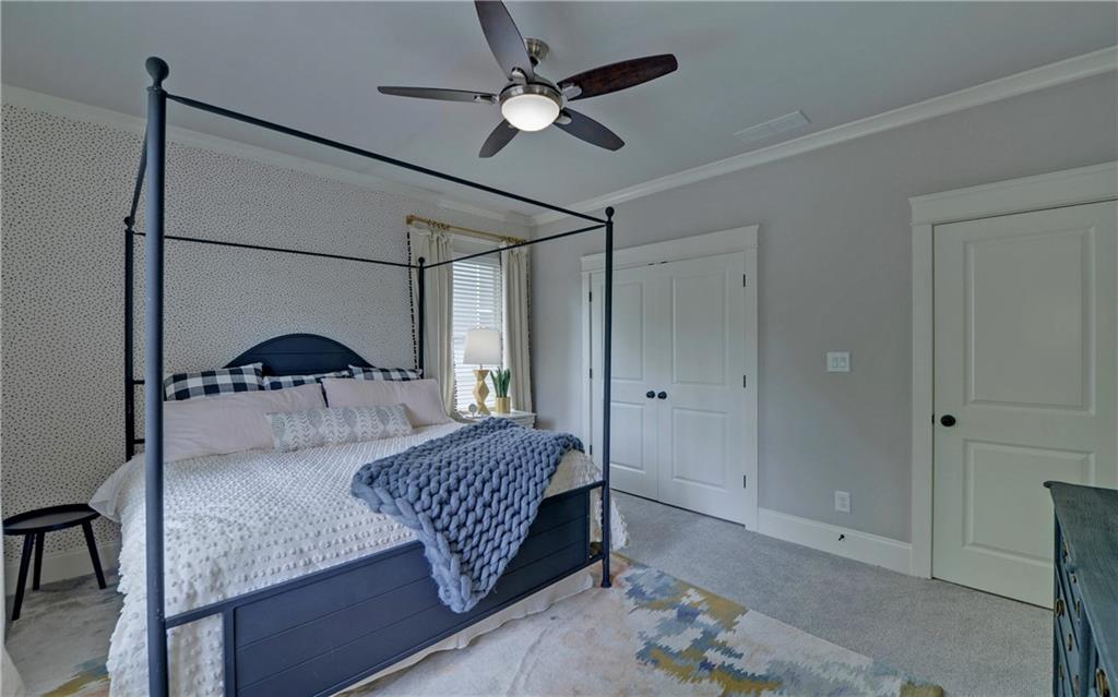 4048 Navajo Trail NE