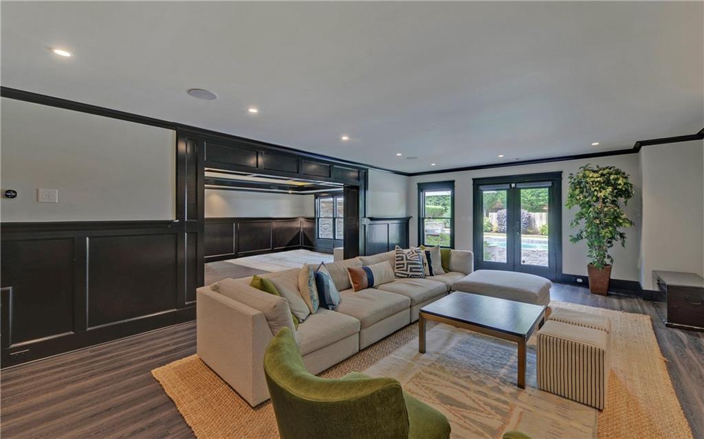 4048 Navajo Trail NE