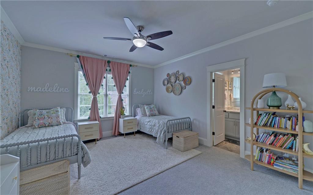 4048 Navajo Trail NE